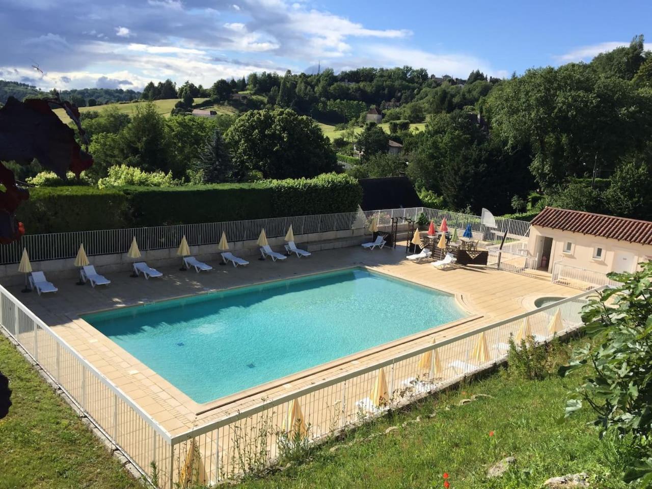 Le N4 Des Hauts De Sarlat, Clim Piscine Parking 外观 照片